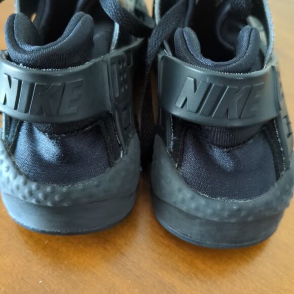 Nike Huarache Run - triple black - Boys' Grade School size 4.5 GUC - Picture 8 of 8